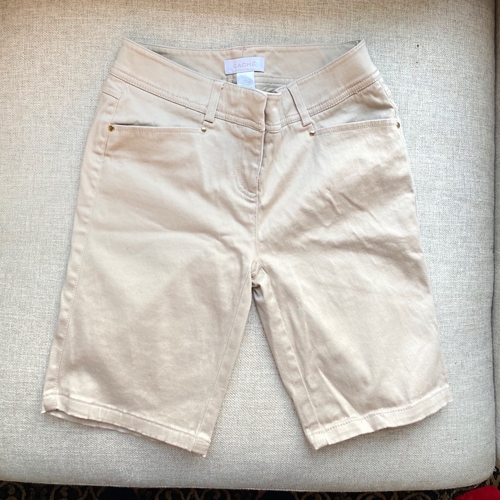 Caché womens Bermuda khaki shorts size zero